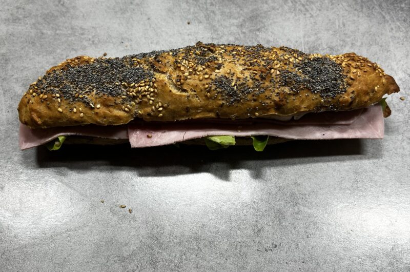 Sandwich jambon beurre brie